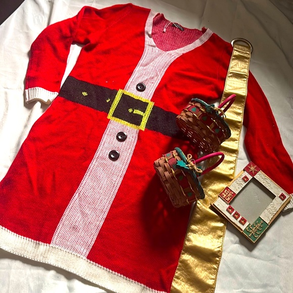 CHRISTMAS LOT- 20w Red Santa Sweater Dress , 2 baskets , a gold belt pic frame🎄 - Picture 1 of 4